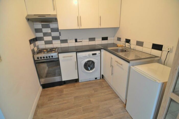 1 Bedroom Apartment To Rent In Towngate Mews, Mapplewell, S75