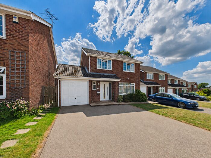 4 Bedroom Detached House For Sale In Searles View, Horsham, RH12