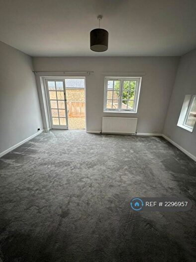 1 Bedroom Flat To Rent In High Street, Berkhamsted, HP4