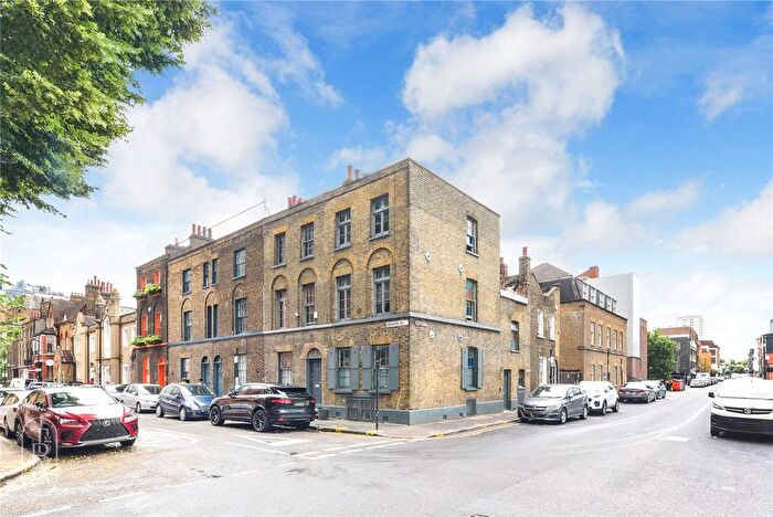 2 Bedroom Flat To Rent In Newark Street, London, E1
