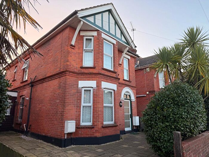 4 Bedroom Detached House For Sale In Shaftesbury Road, Bournemouth, Dorset, BH8