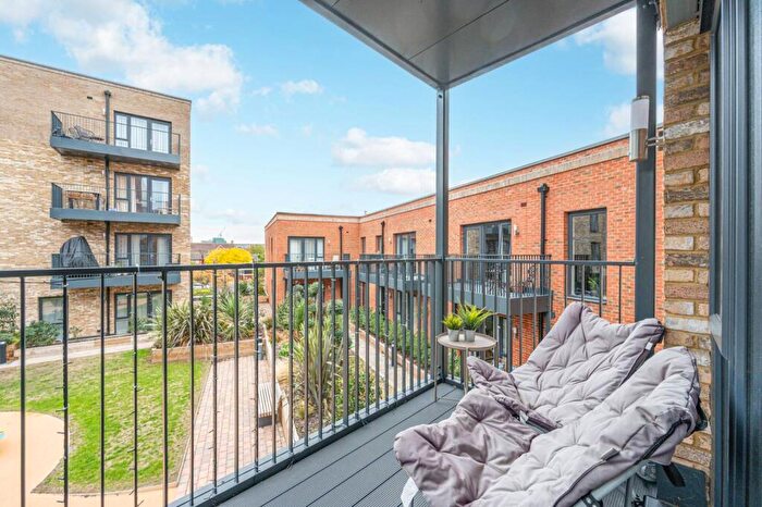 1 Bedroom Flat For Sale In Bevis House, Thamesmead, SE28