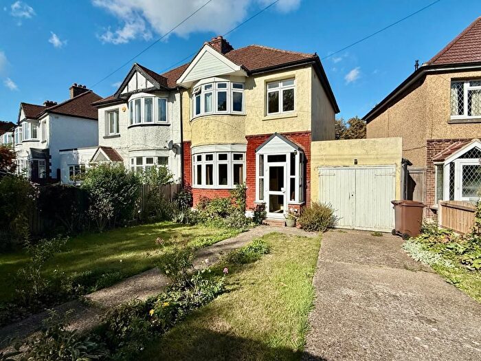 3 Bedroom Semi-Detached House For Sale In Magpie Hall Road, Chatham, Kent, ME4