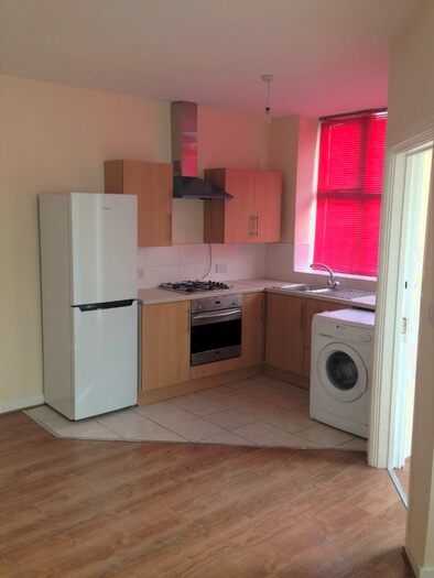 2 Bedroom Flat To Rent In Holmesdale Street, Cardiff(City), CF11