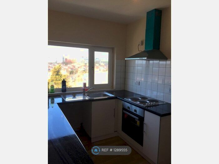 2 Bedroom Flat To Rent In Bolton Road., Bradford BD2