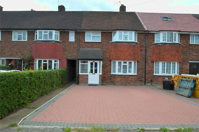 3 Bedroom Semi-Detached House To Rent In Sparrow Farm Drive, Feltham, TW14