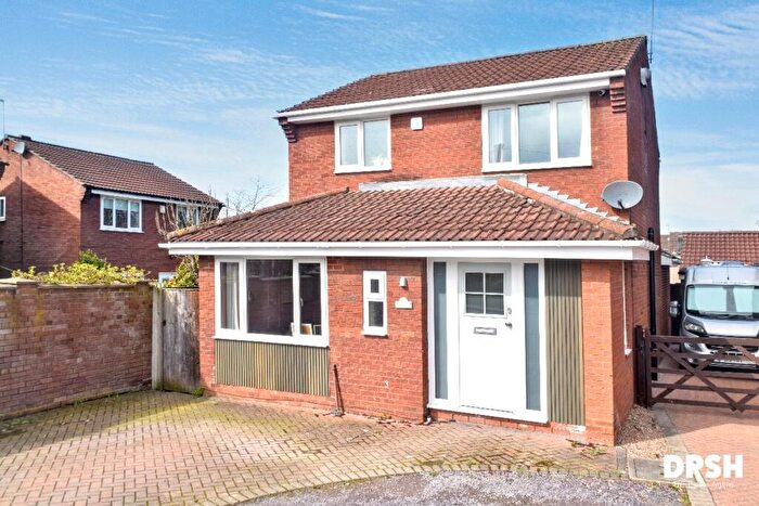 4 Bedroom Detached House For Sale In Woodside Close, Churwell, Leeds, LS27