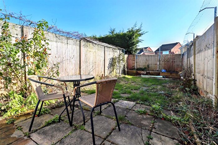 2 Bedroom Terraced House For Sale In Corner Croft, Clevedon, BS21
