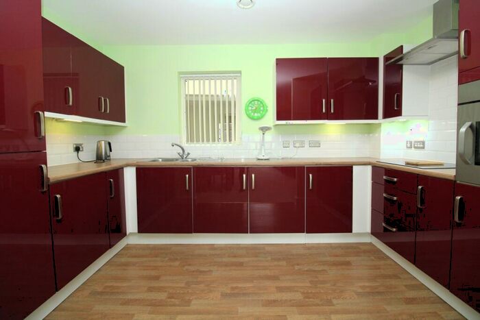2 Bedroom Flat For Sale In Conduit Road, Bedford, MK40