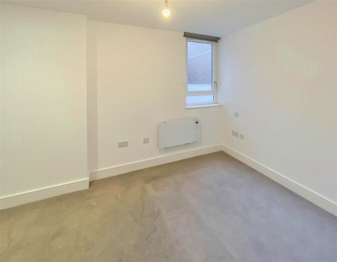 1 Bedroom Flat To Rent In Desborough Road, High Wycombe HP11