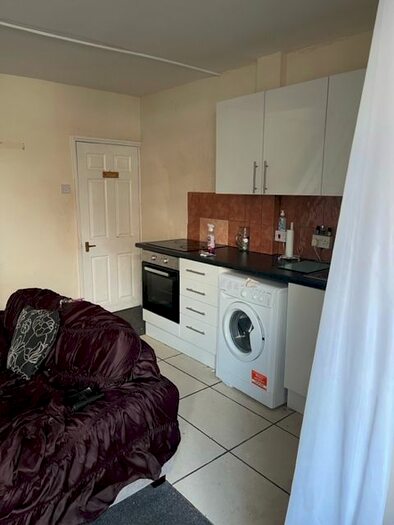 1 Bedroom Maisonette To Rent In Ashburnham Road, Luton, LU1