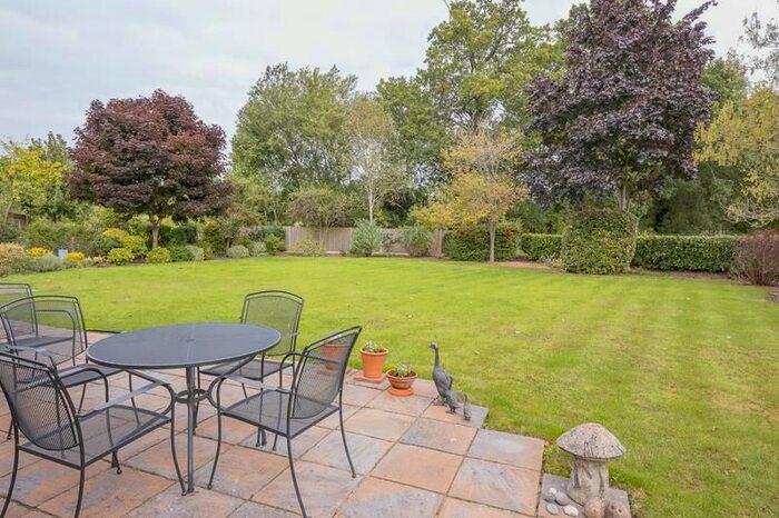 4 Bedroom Bungalow For Sale In Windrush Crescent, Malvern, Worcestershire, WR14