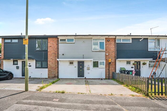 3 Bedroom Detached House For Sale In Shaftesbury Avenue, Waterlooville, Hampshire, PO7