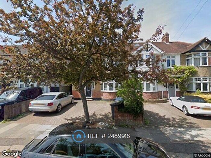 2 Bedroom Flat To Rent In London, London, NW7