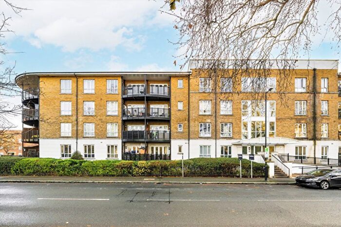 2 Bedroom Flat To Rent In St. Georges Way, Peckham, SE15
