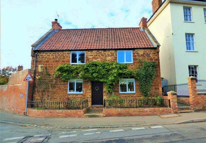 2 Bedroom Detached House To Rent In High Street, Wootton, Northampton, NN4