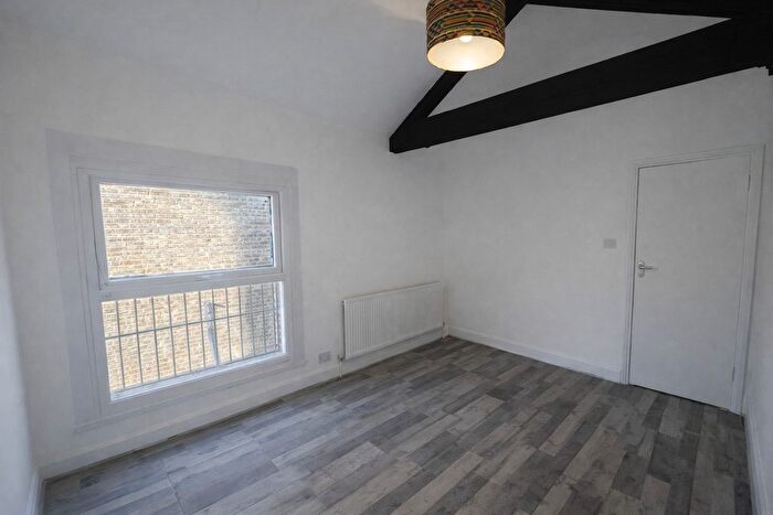 2 Bedroom Flat To Rent In Hornsey Road, London, N19