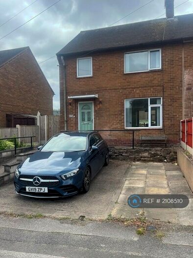 3 Bedroom Semi-Detached House To Rent In Beckhampton Road, Nottingham, NG5
