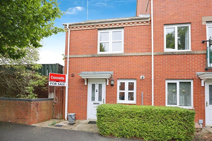 2 Bedroom Terraced House For Sale In Alma Road, Banbury, OX16
