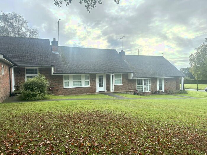 2 Bedroom Bungalow To Rent In Welkin Bungalows () Haywards Heath, RH16