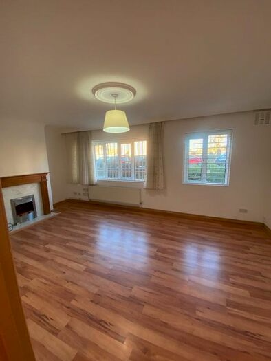 2 Bedroom Flat To Rent In Crescent Rise, London, N22