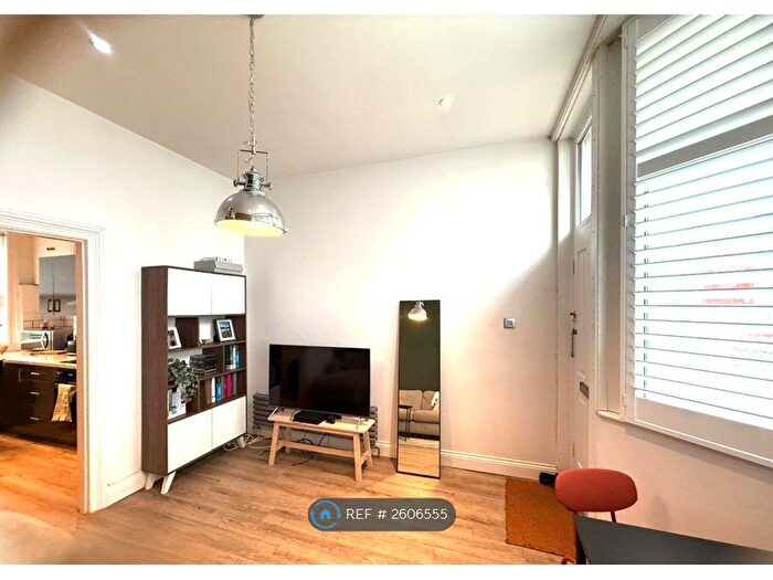 1 Bedroom Flat To Rent In Livingstone Road, Hove, BN3