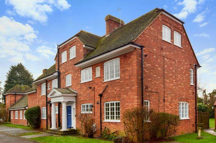 1 Bedroom Apartment To Rent In Yarnton Court, Kidlington, OX5