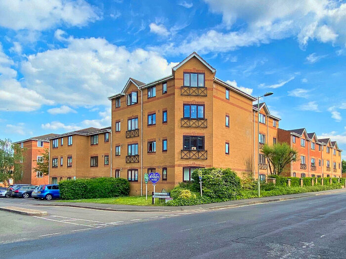 1 Bedroom Flat To Rent In Ascot Court, Aldershot, GU11