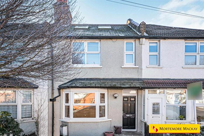 4 Bedroom Terraced House For Sale In Barrowell Green, London, N21