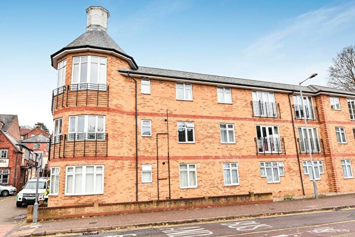 1 Bedroom Flat To Rent In Temple End, High Wycombe, HP13