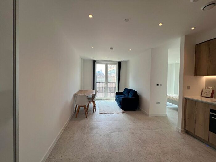 Apartment To Rent In Tapestry Way, E1