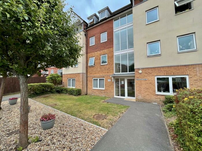 2 Bedroom Flat To Rent In Bastins Close, Park Gate, SO31