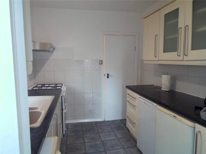 1 Bedroom Flat To Rent In Rasper Road, Whetstone, N20