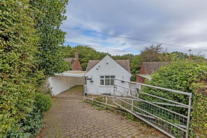 3 Bedroom Detached House For Sale In Westwick Crescent, Sheffield, S8