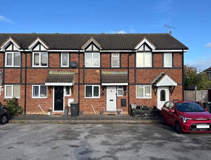 2 Bedroom Terraced House For Sale In Swan Mead, Luton, Bedfordshire, LU4
