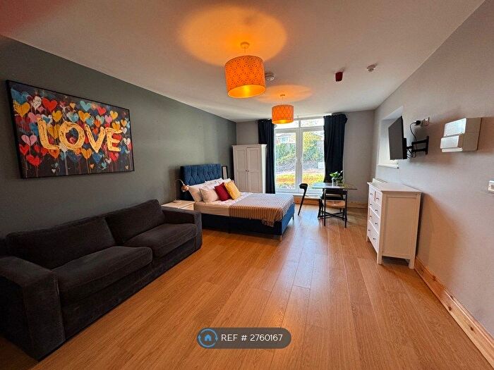 Studio To Rent In Himley Road, Dudley, DY1