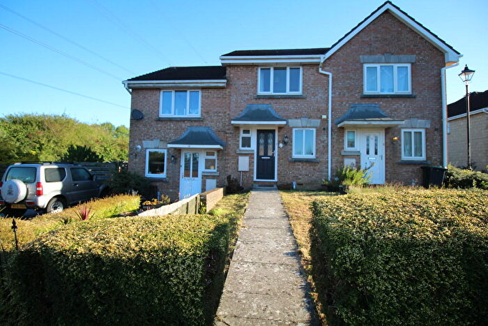 2 Bedroom Terraced House To Rent In Celandine Way, Cepen Park North, SN14