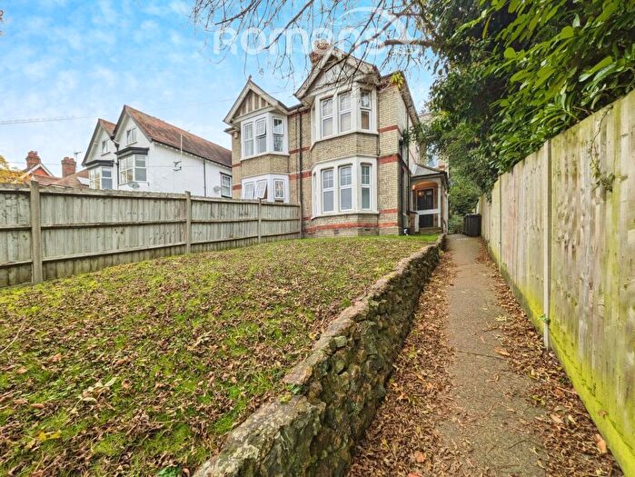 1 Bedroom Apartment To Rent In London Road, High Wycombe, HP11