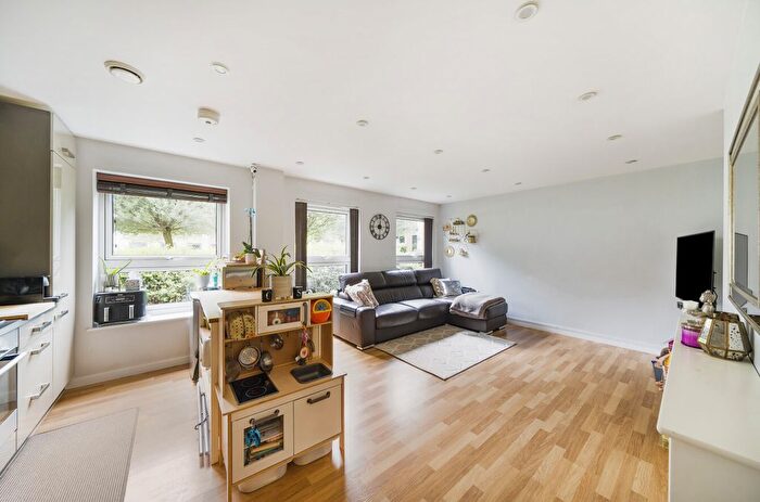 1 Bedroom Flat For Sale In Brindley Court, Letchworth Road, Stanmore, HA7