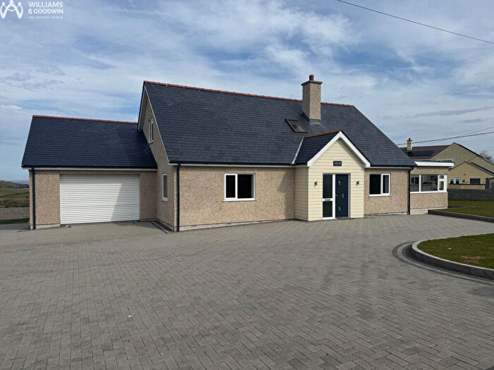 3 Bedroom Detached Bungalow For Sale In Ffordd Caergybi, Cemaes Bay, LL67