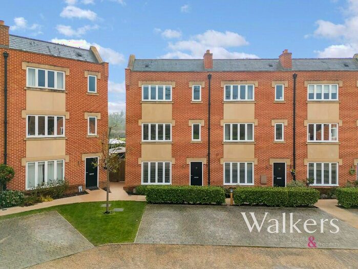 4 Bedroom End Of Terrace House For Sale In Danbury Palace, Danbury, CM3