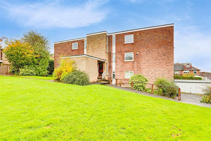 2 Bedroom Flat For Sale In Welbeck Court, Woodthorpe, Nottinghamshire, NG5