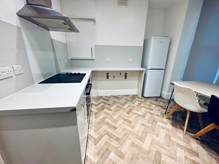 4 Bedroom Semi-detached House To Rent In Hucknall Road, Carrington, Nottingham, NG5