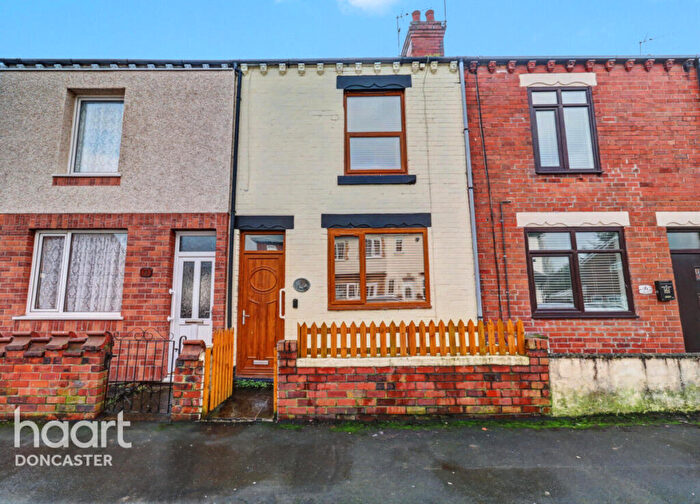 2 Bedroom Terraced House For Sale In Kings Terrace, Askern, Doncaster, DN6