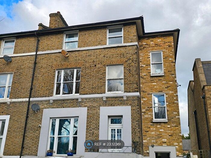 2 Bedroom Flat To Rent In Eltham Road, London, SE12