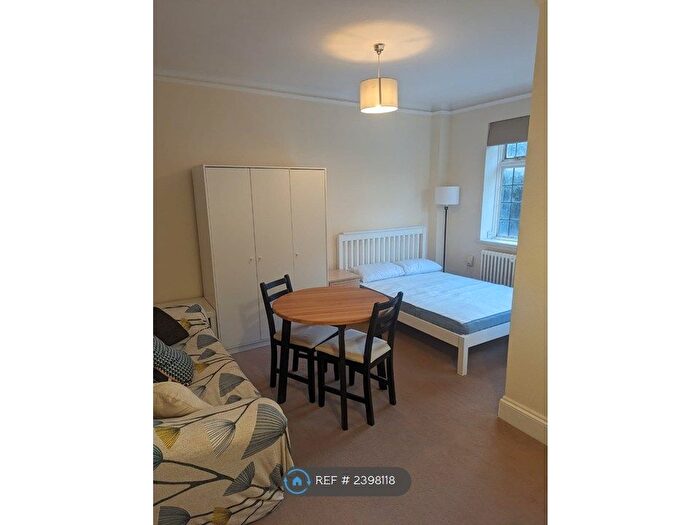 Studio To Rent In Clare Court, London, WC1H