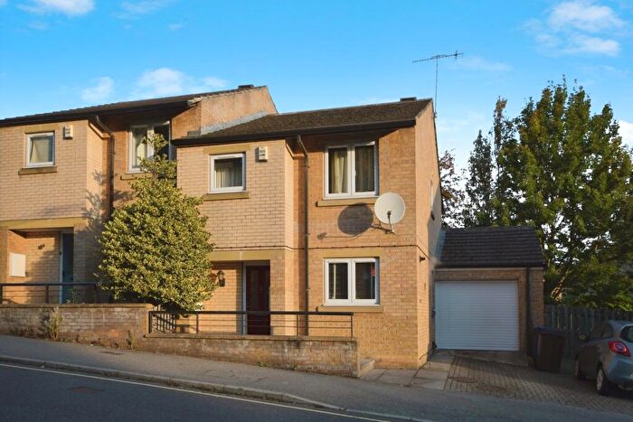 3 Bedroom Semi-Detached House For Sale In Weston Street, Sheffield, South Yorkshire, S3
