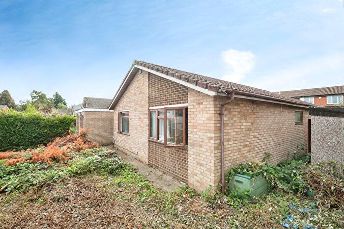3 Bedroom Detached Bungalow For Sale In Mowbray Crescent, Stotfold, Hitchin, SG5