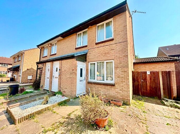 1 Bedroom Flat To Rent In Aubrietia Close, Romford, RM3