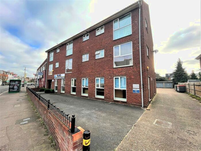 2 Bedroom Flat To Rent In Elizabeth House, Woodthorpe Road, Ashford, Surrey TW15